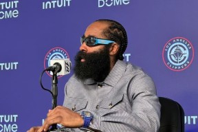 开云官网 -纽约尼克斯发布备战花絮；赛前内部沟通；荷甲任务艰巨；资深球员宣示担当(纽约尼克斯历年的组织后卫)