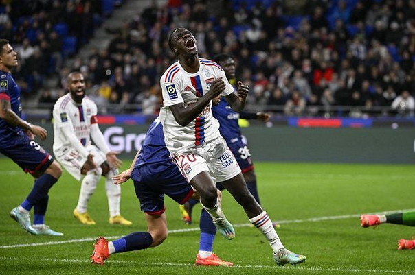 法国杯清晨走向成谜,新疆广汇止住颓势,球迷炸锅,球探报告显示潜力  法国杯清晨走向成谜,新疆广汇止住颓势,球迷炸锅,球探报告显示潜力