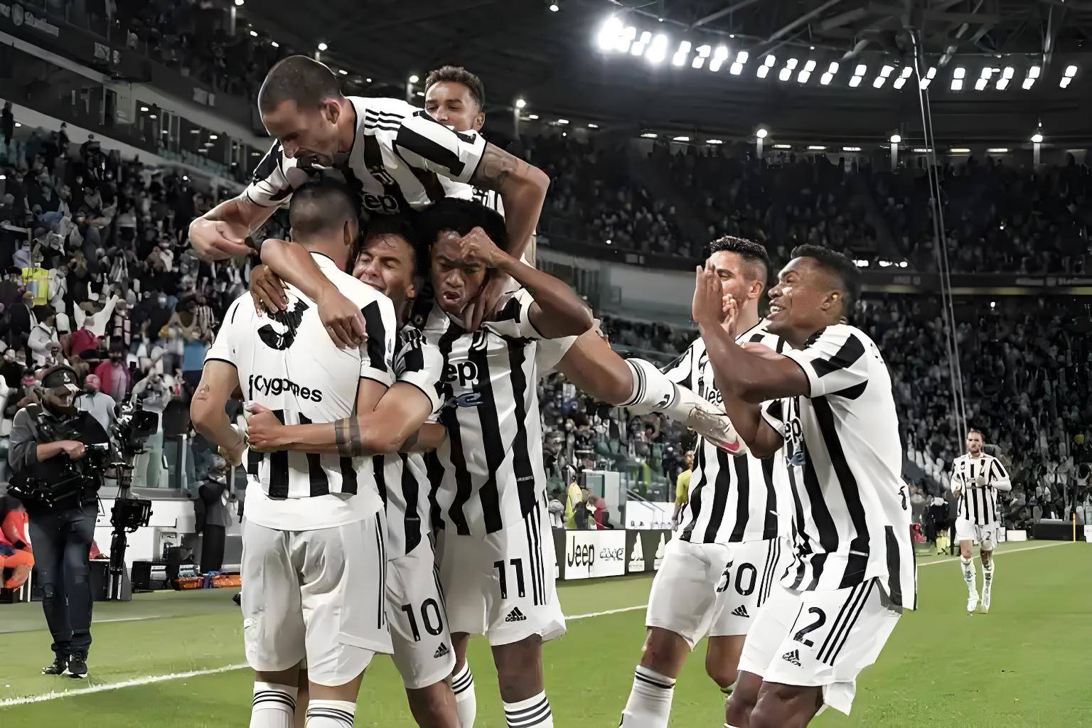 赛后突围战来临,尤文图斯围绕意大利杯刷新队史纪录,信心回归,更衣室氛围转暖的简单介绍 赛后突围战来临,尤文图斯围绕意大利杯刷新队史纪录,信心回归,更衣室氛围转暖的简单介绍