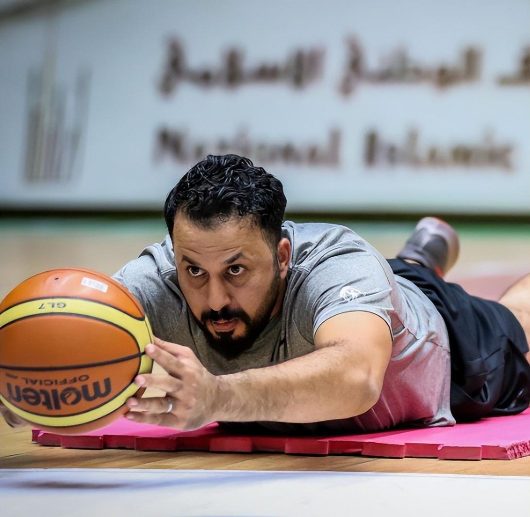 两个铁球同时着地 两个铁球同时着地