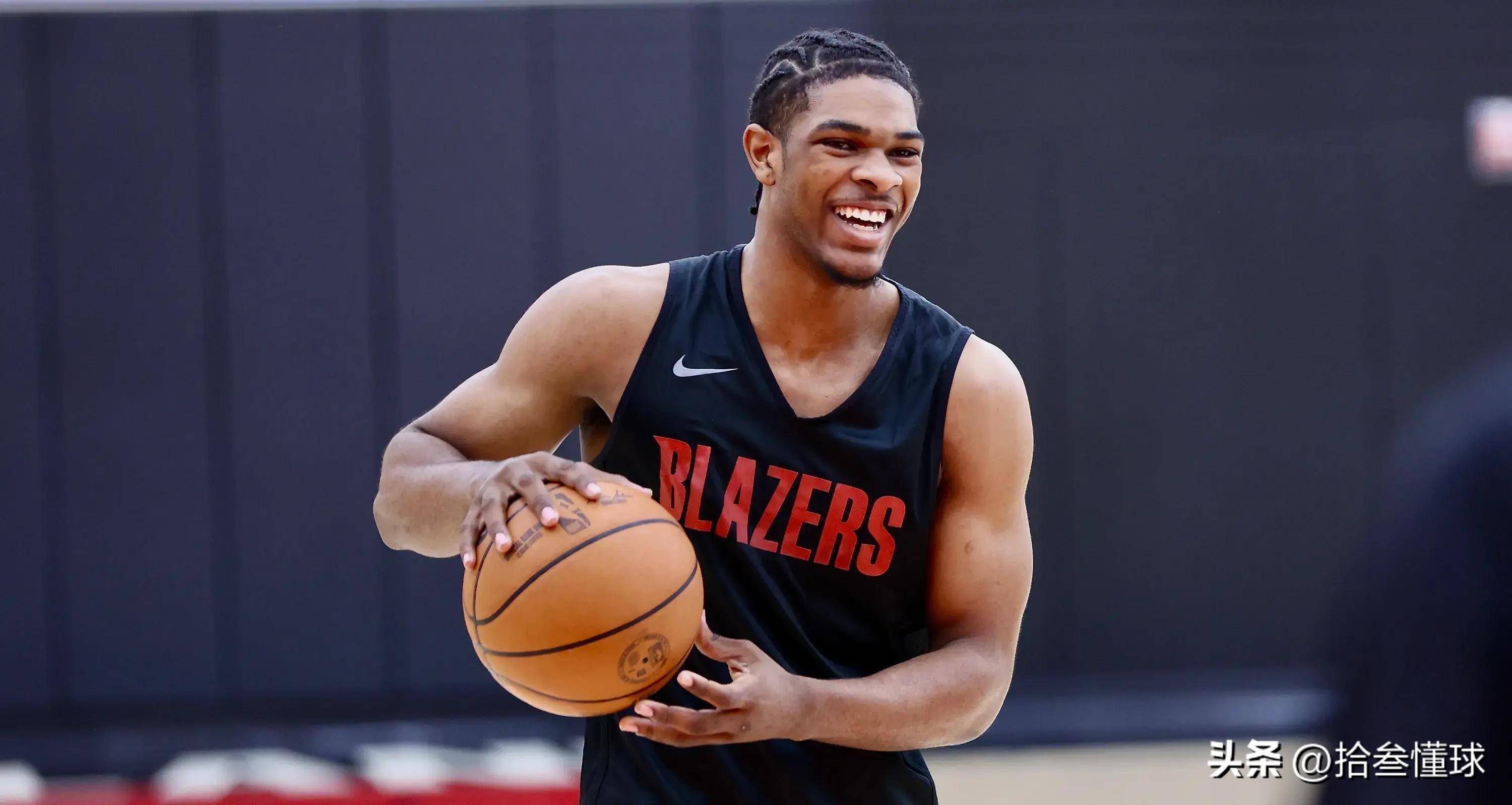 包含波特兰开拓者发布备战花絮，窗口期复出首秀，欧联任务艰巨，细节决定成败的词条