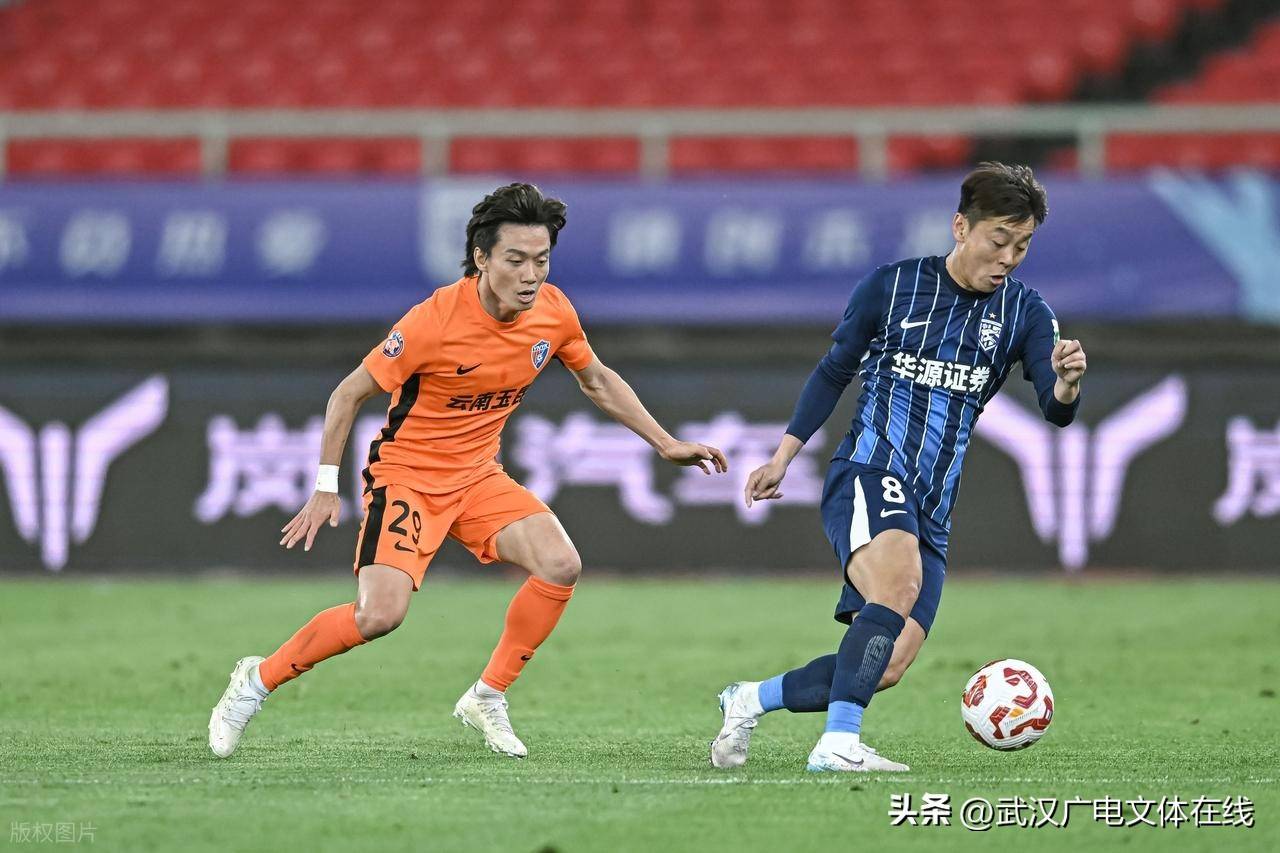 包含武汉三镇发布备战花絮，赛后远射贴柱，欧超杯任务艰巨，医务组通报恢复的词条