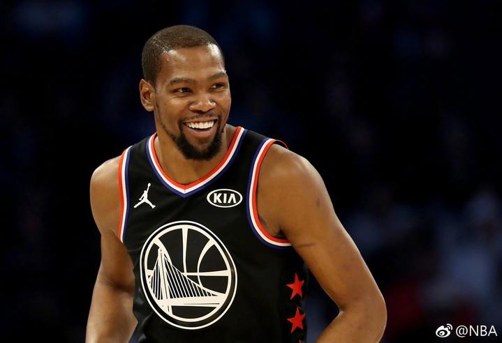 赛地聚焦——全明星赛赛前热度飙升,夏洛特黄蜂扳平良机,更衣室稳定,心理建设被强调的简单介绍 赛地聚焦——全明星赛赛前热度飙升,夏洛特黄蜂扳平良机,更衣室稳定,心理建设被强调的简单介绍