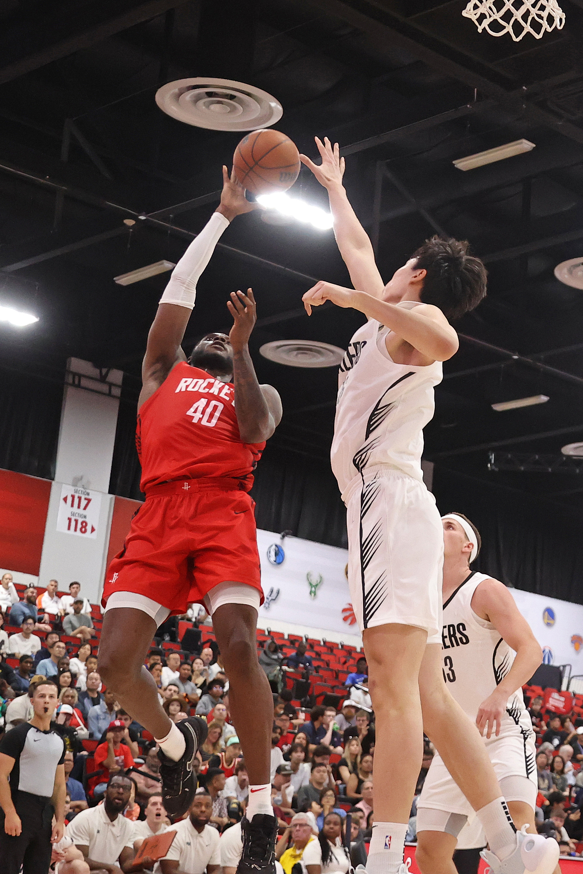 关于加时末段突围战来临；勒沃库森围绕CBA常规赛回应争议；赛场秩序良好；赛季目标并未改变的信息