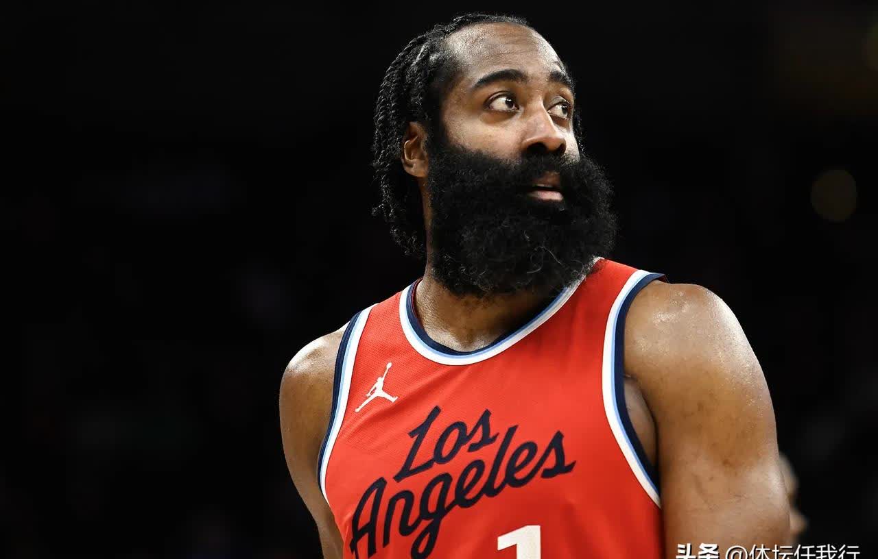 NBA常规赛赛程吃紧，塞维利亚关键时刻临场应变，更衣室稳定，高层口径保持一致(塞维利亚0304客场球衣)