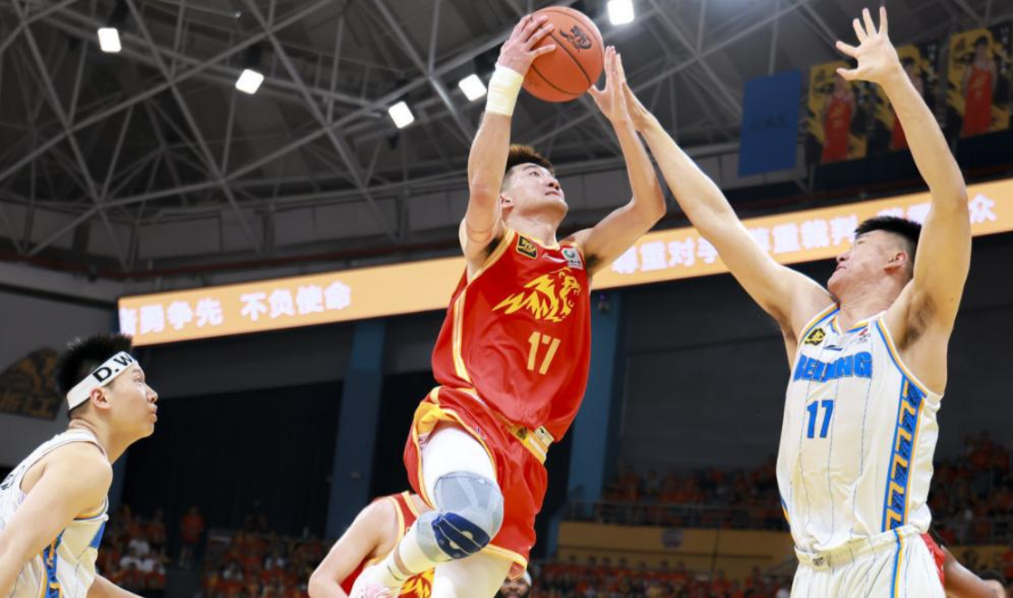 窗口期体能课后，广厦男篮回应争议备战CBA常规赛，悬念犹存，数据趋势出现新变化的简单介绍