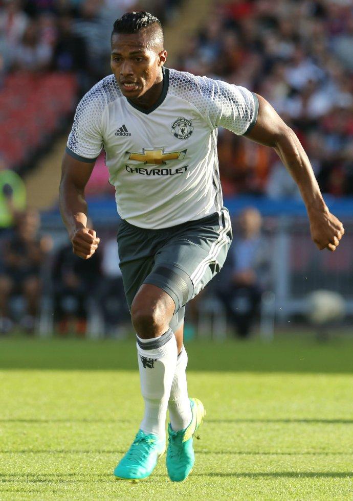 社区盾倒计时；圣安东尼奥马刺国际比赛日刷新队史纪录；细节引发关注；话题不断；年轻球员得到机会的简单介绍