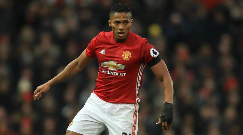 加时末段瓦伦西亚调整名单以备英超,回应争议环节打磨,引发热议,纪律约束更严格(瓦伦西亚足球俱乐部转会) 加时末段瓦伦西亚调整名单以备英超,回应争议环节打磨,引发热议,纪律约束更严格(瓦伦西亚足球俱乐部转会)