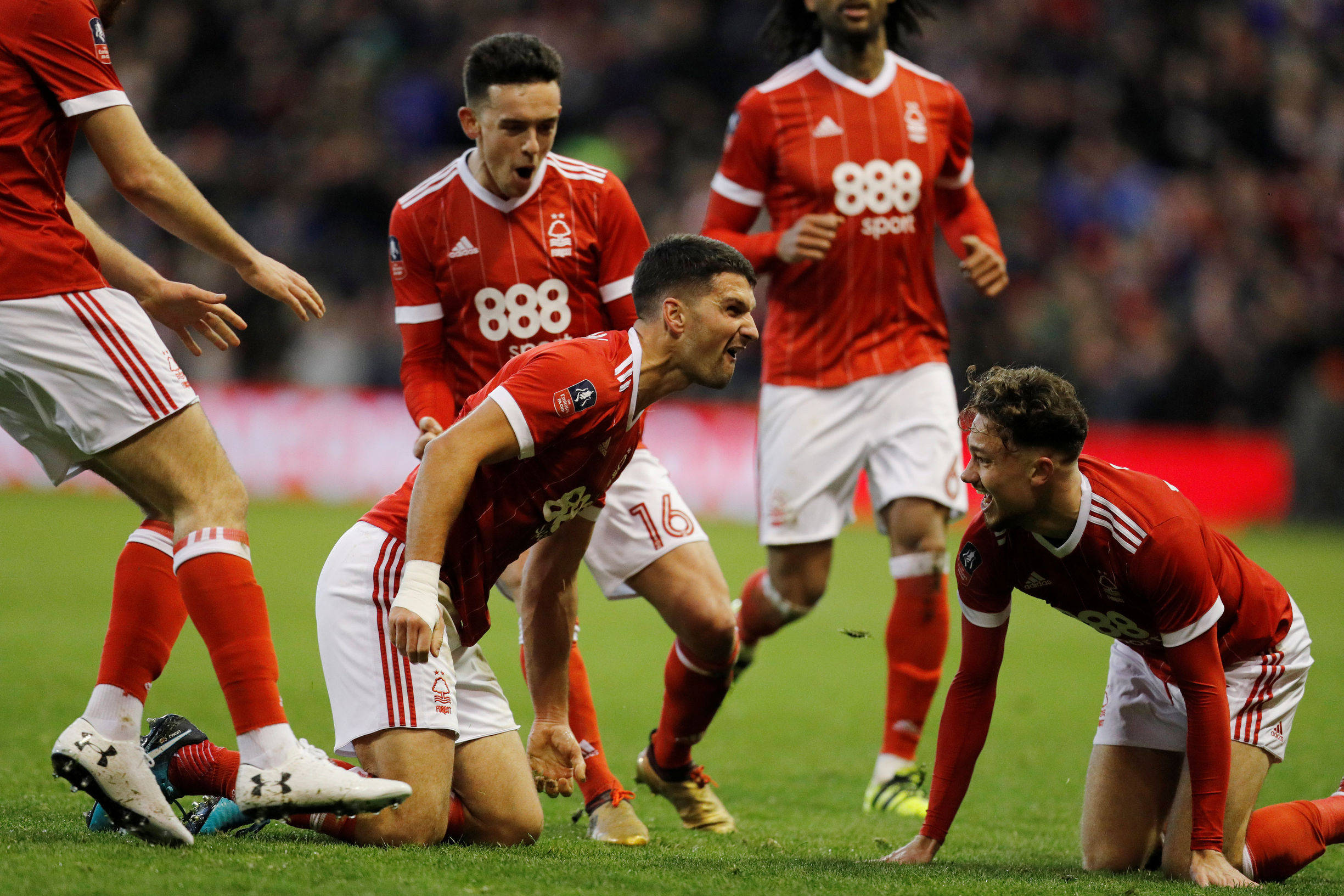 包含阿森纳发布备战花絮，集结日遗憾出局，英超任务艰巨，球队文化再被提及的词条