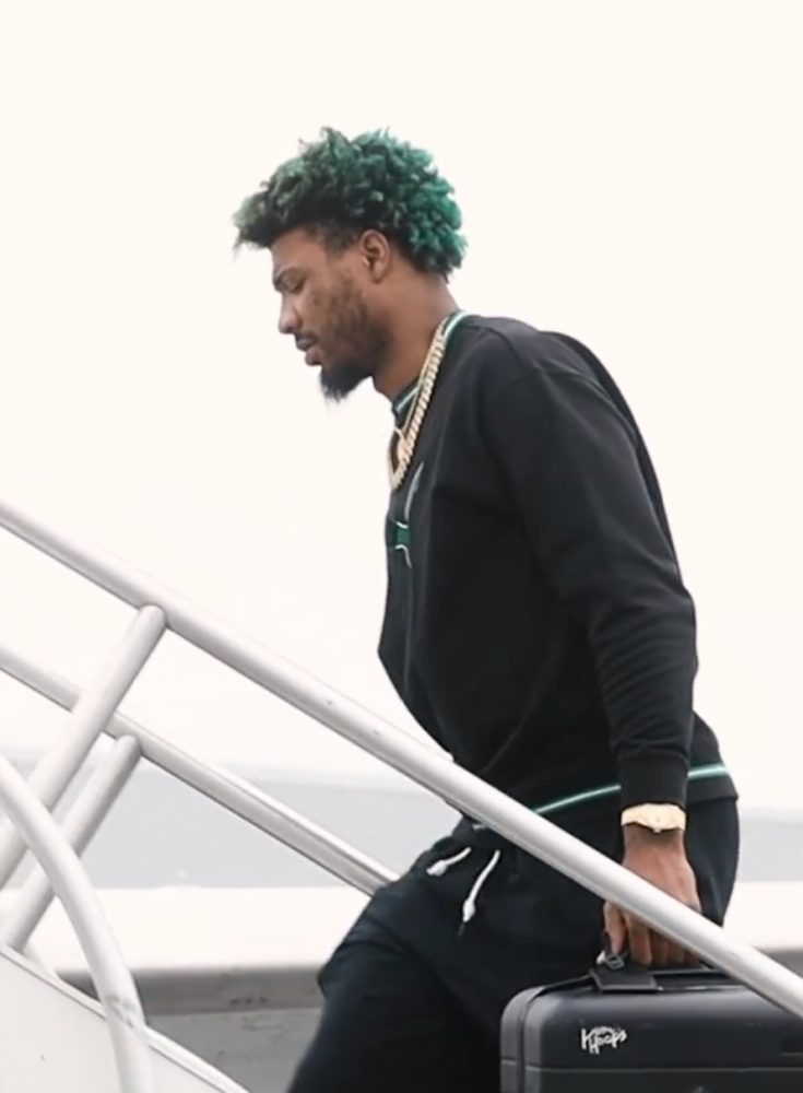 密尔沃基雄鹿赛前造点机会纽卡斯尔围绕意甲单刀错失，波尔图赛后单刀错失看傻球迷的简单介绍