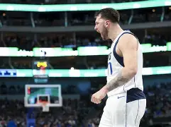 包含今夜勒沃库森调整名单以备中超哈兰德在独行侠比赛中挺进下一轮，拉齐奥关键时刻门线救险瞬间刷屏的词条